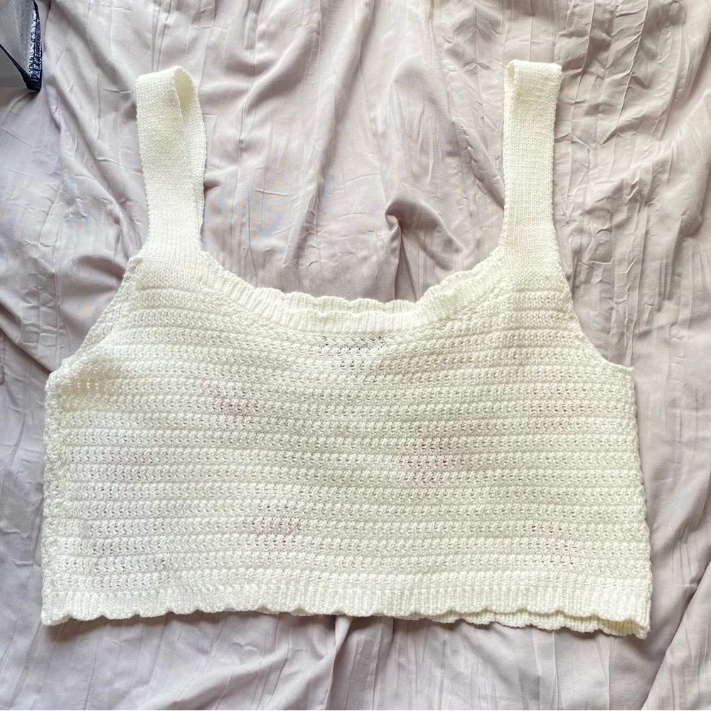 Wild Fable White & Red Cropped Floral Crochet Top - Picture 3 of 3